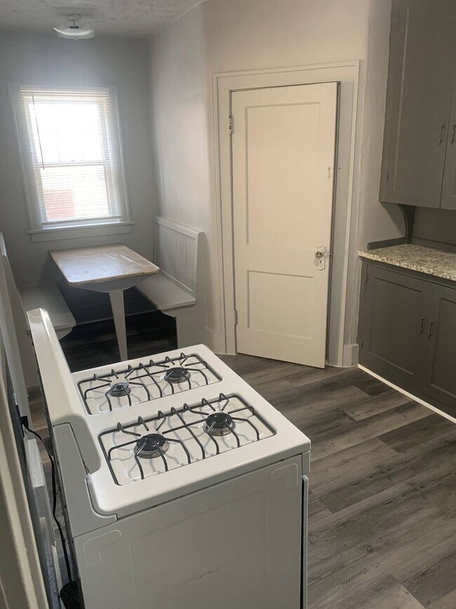 Building Photo - 3146 Mason St