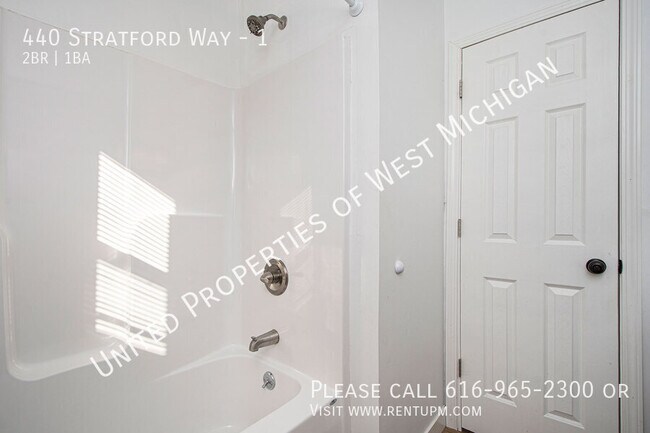 Building Photo - 440 Stratford Way