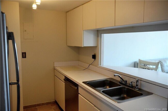 Building Photo - 127 Greyrock Pl
