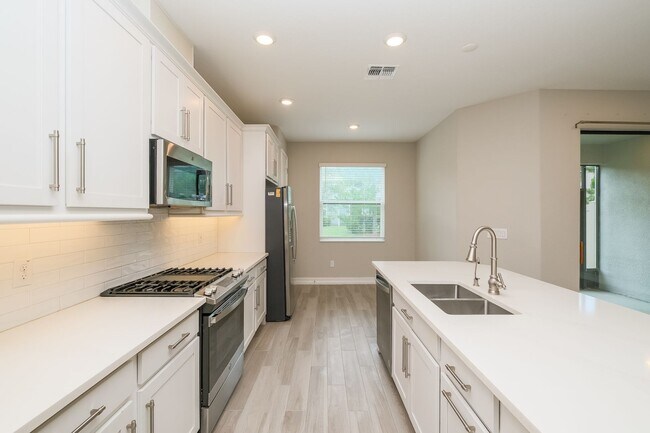 Building Photo - 4639 Almada Ln