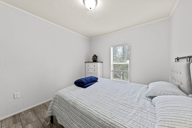 Building Photo - 109 Mountain Dr