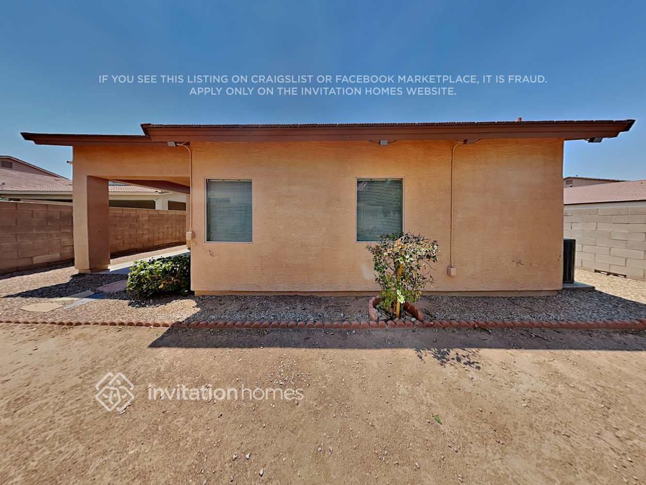 Building Photo - 686 E Payton St