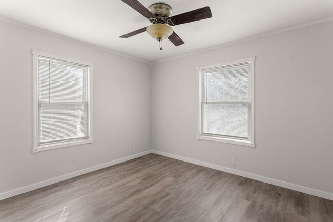 Building Photo - 724 Northwood Dr