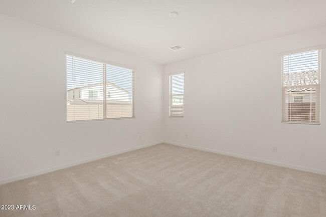 Building Photo - 2503 S 180th Dr