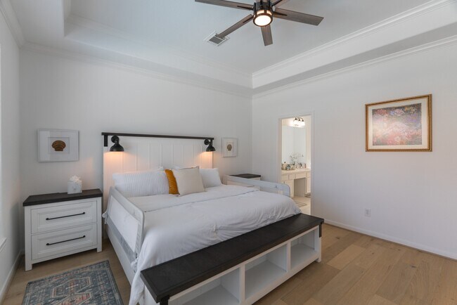 Building Photo - 135 S Rocky Point Cir