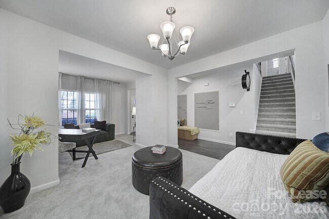 Building Photo - 6710 Carradale Way