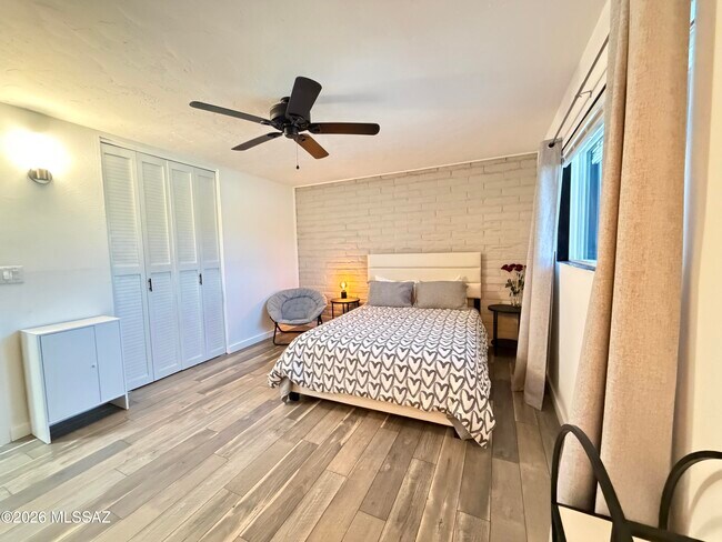 Building Photo - 8271 E Kenyon Dr