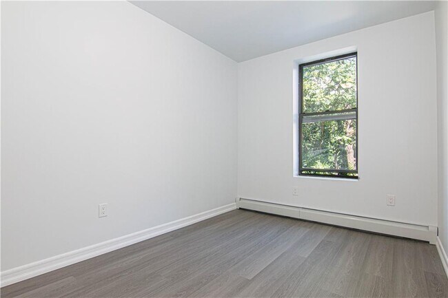 Building Photo - 7604 5th Ave
