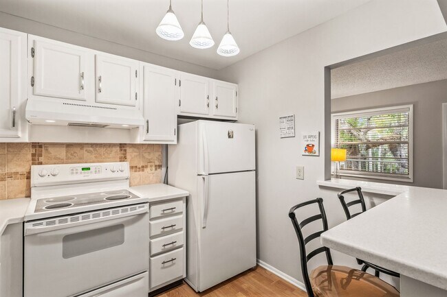 Building Photo - 11 Vis Gdns Trl