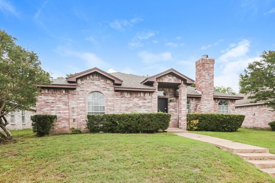 Building Photo - 2824 Bent Brook Dr