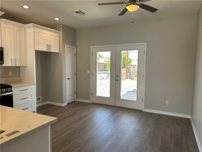 Building Photo - 1705 Talc Rd