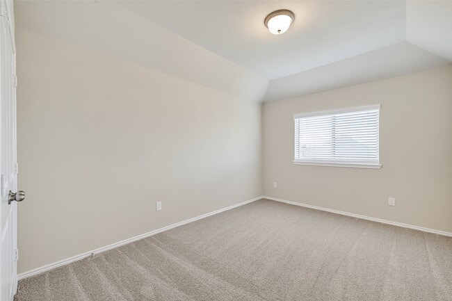 Building Photo - 411 Sunlit Vly Cir