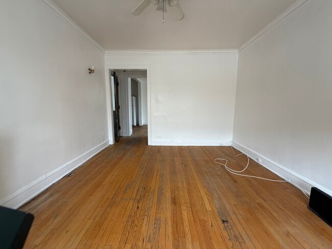 Building Photo - 4515 N Hamlin Ave