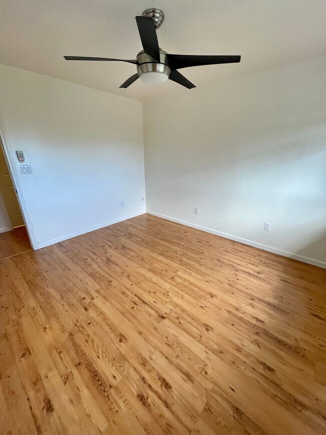 Building Photo - Ocen Pointe Potenial 3 Bedroom Home for Re...