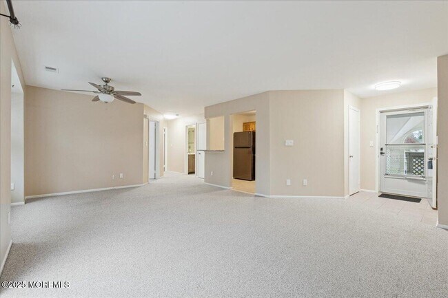 Building Photo - 8 White Oak Ct