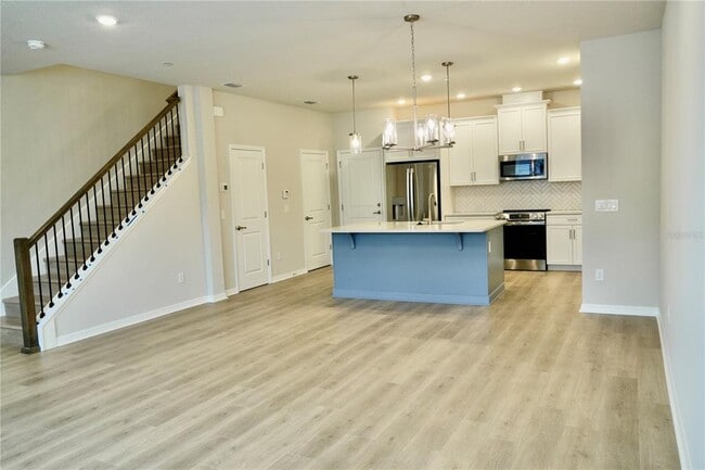 Building Photo - 4329 Roush Ave