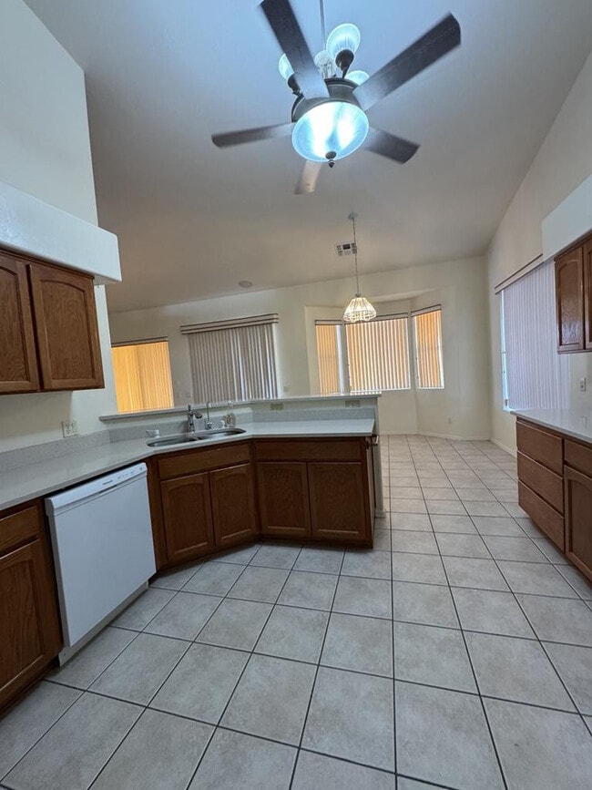 Building Photo - 3829 Camino del Vara