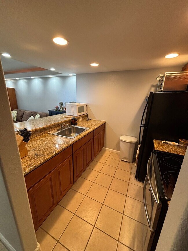 Building Photo - Fully Furnished One Bedroom Rental In Aiea