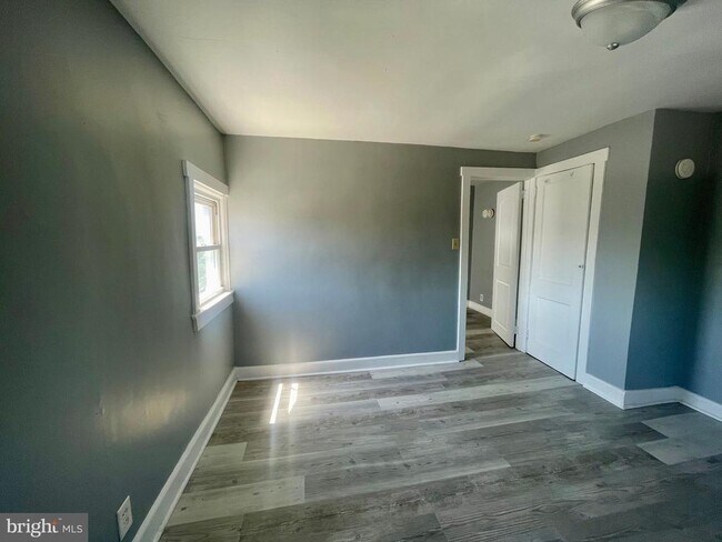 Building Photo - 2700 Edgmont Ave