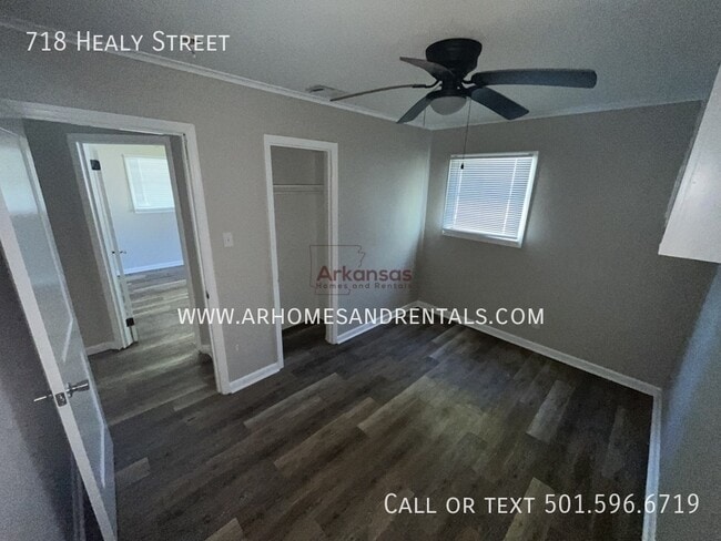 Building Photo - 718 Healy St