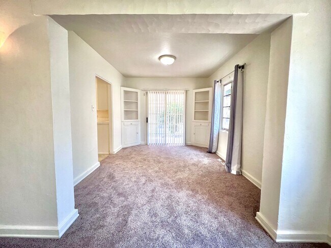 Building Photo - Cozy 2-Bedroom Home in San Bernardino $2,6...