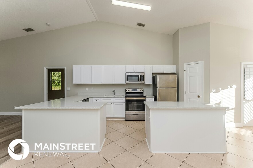 Building Photo - 3300 Hickman Ave