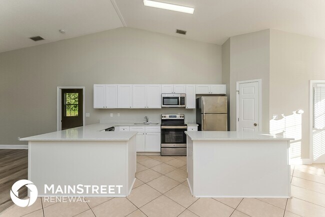 Building Photo - 3300 Hickman Ave