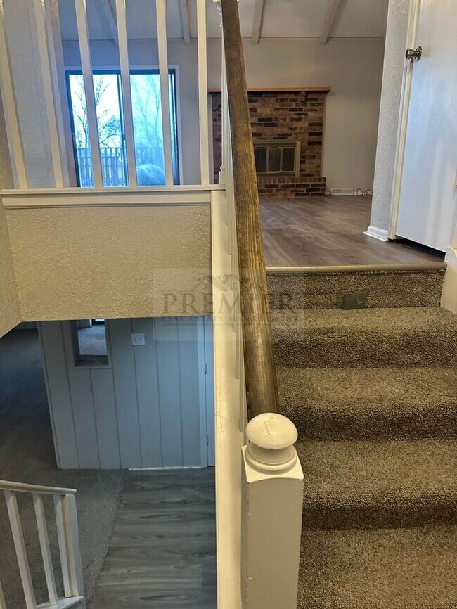 Building Photo - Spacious 3 bd/2 19716 E Millhaven St, Inde...