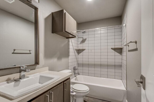 Building Photo - 2125 Heavenly Dr