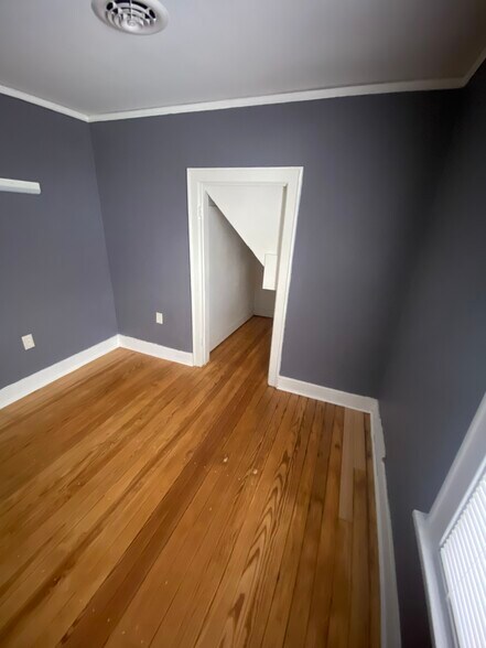 Building Photo - 916 W Lovell St