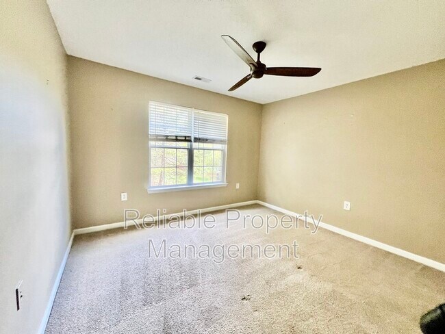 Building Photo - 203 Sturbridge Dr