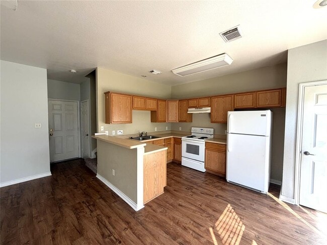 Building Photo - 1512 S Medina St