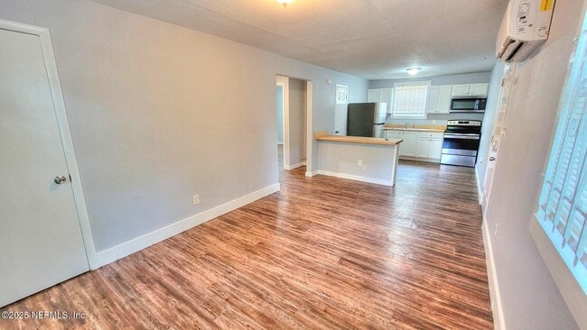 Building Photo - 3018 Pearce St