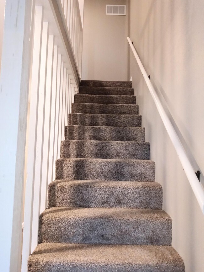 Building Photo - 3614 SW Skyline Pkwy