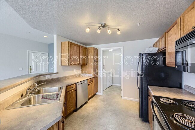 Building Photo - 5735 N Genoa Way
