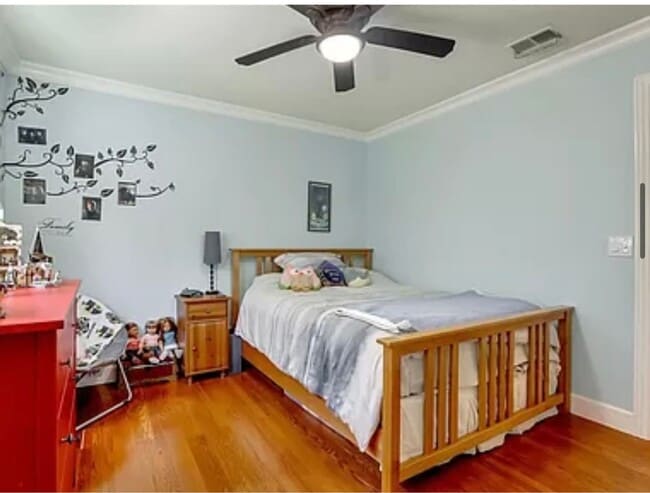 Building Photo - Remodeled Home in Great Location w/ Solar,  Central A/C & No Carpets!!