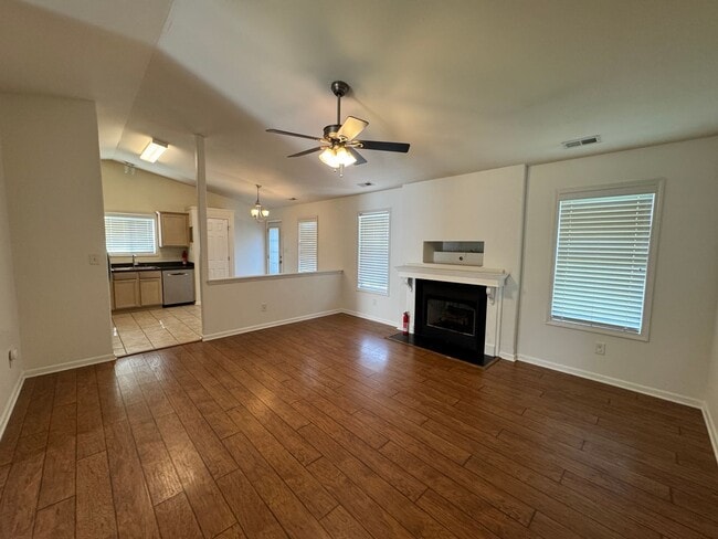 Building Photo - Available to Show