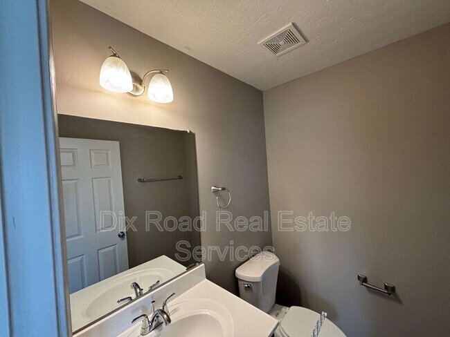 Building Photo - 209 Wexford Dr