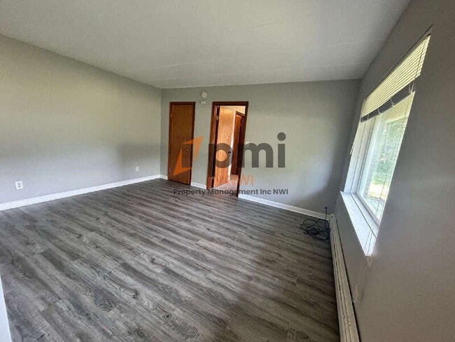 Building Photo - 660 N Hobart Rd