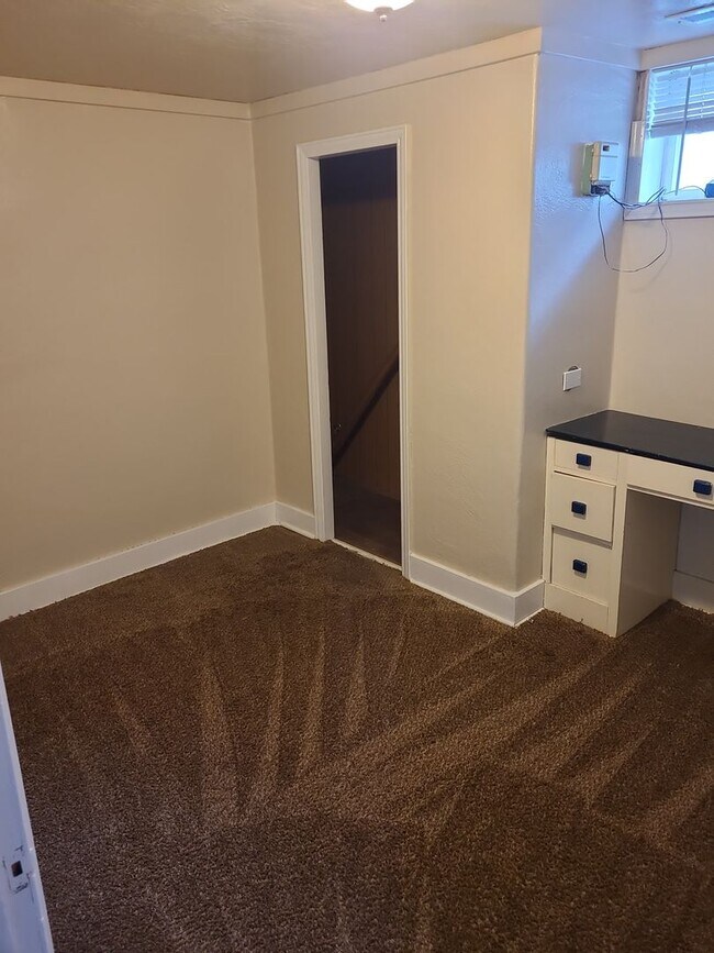 Building Photo - Available Now! Call the office to schedule...