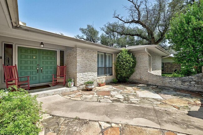 Building Photo - 110 Ridge Oak Dr