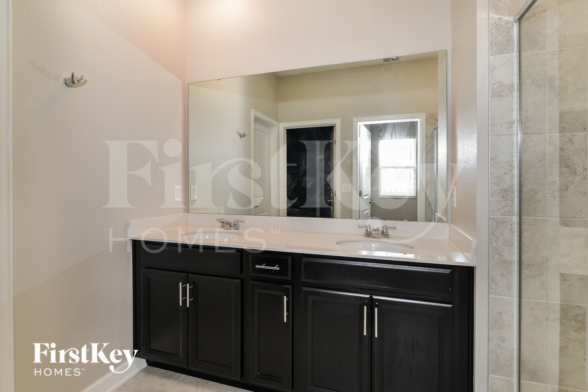 Building Photo - 1320 Oak Crest St