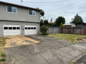 Building Photo - Beautifully updated private upstairs apartment in a great neighborhood!
