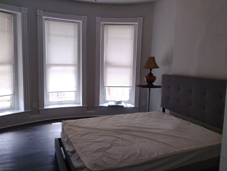 Building Photo - 3917 Park Heights Ave