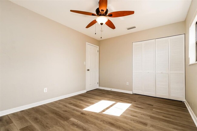 Building Photo - 9894 110th Ln N