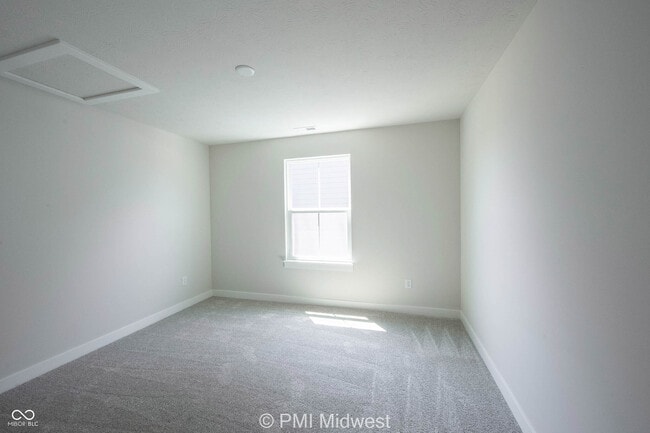 Building Photo - 581 Roosevelt St