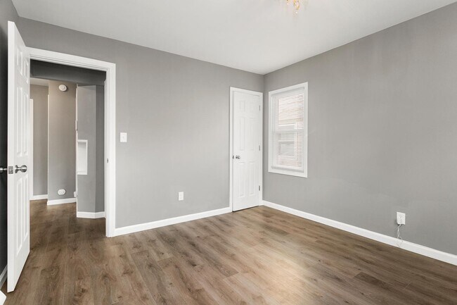 Building Photo - 4827 N 47th St