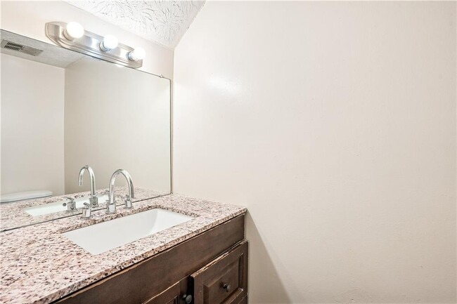 Building Photo - 6593 Sleepy Hollow Ln