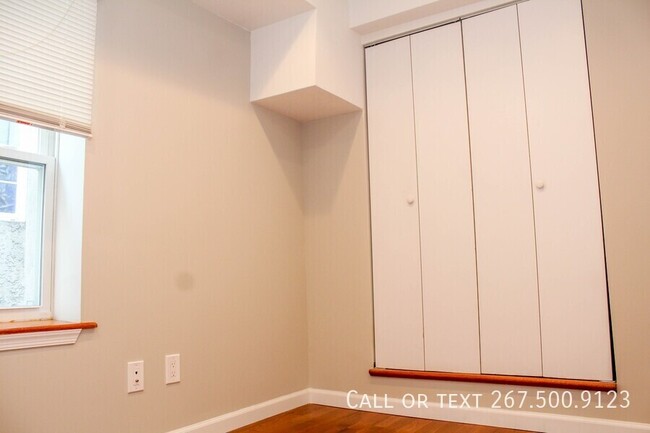 Building Photo - 907 S 13th St