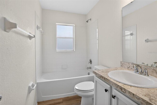 Building Photo - 522 Pentas Ln